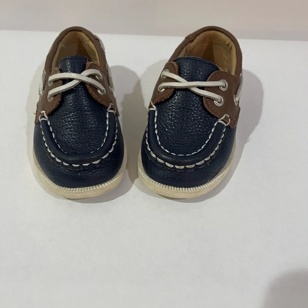 Janie and Jack boat shoes, size 5
